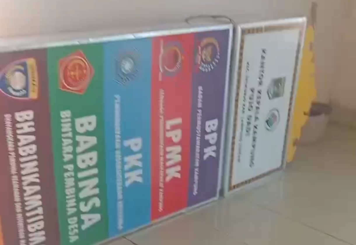 Khawatir Jadi Perkara, Camat Trimurjo Dikabarkan Beri Perintah Bongkar Kembali Proyek Neon Box Bodong di Balai Kampung